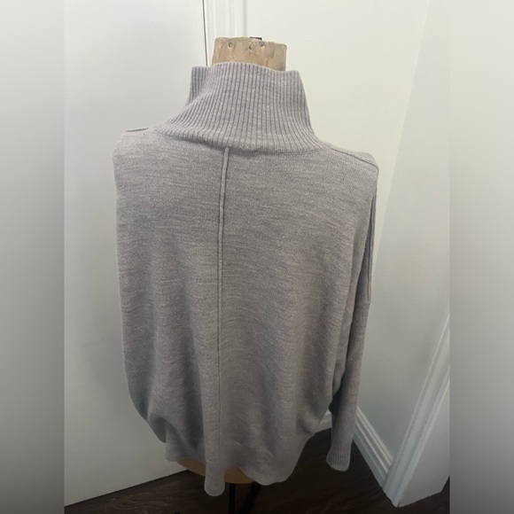 French Connection turtleneck sweater - Picture 2 of 8